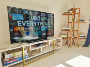 Homely Three Bed Holiday Home in Glasgow Glasgow